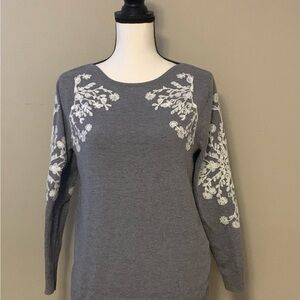 Market & Spruce Gray Floral Embroidered Top